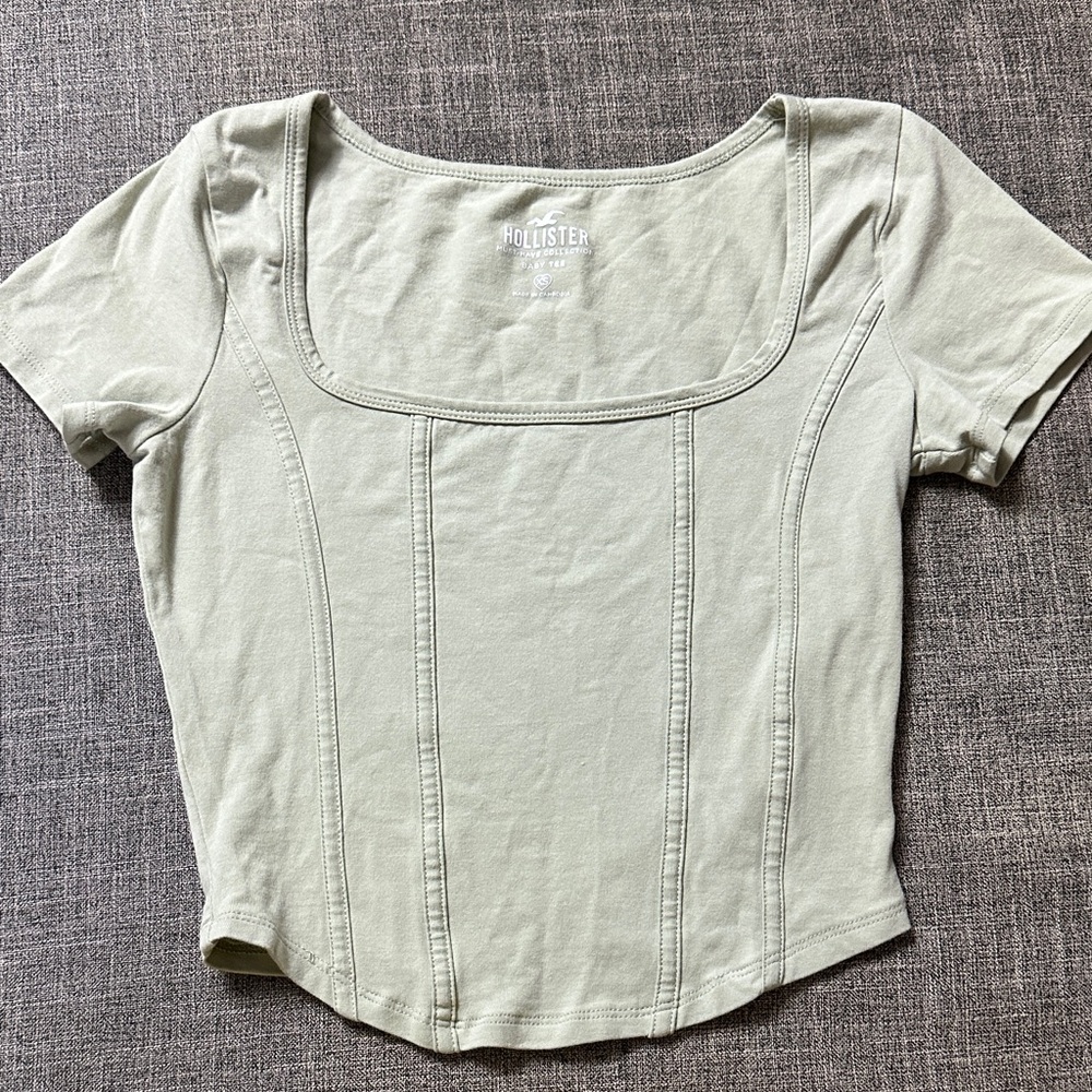 Hollister Women's Light Green Short Sleeve Tee